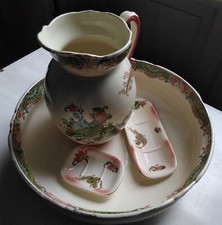 Brocca e Catino Sarreguemines con Porta Sapone e porta "altro"