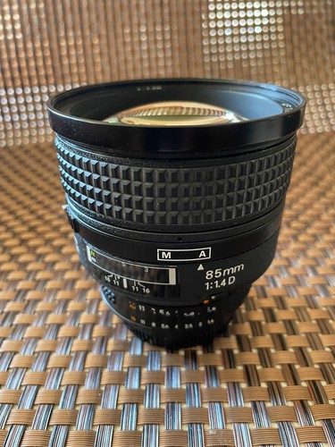 Nikon nikkor 85mm 4 d - nikon,