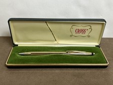 Penna vintage croce in oro