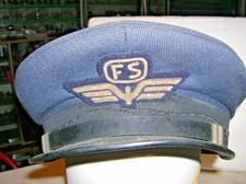 FS-COPRICAPO FERROVIERE ANNI '70-QUELLO DEL "BAFFO" SUL CATALOGO DEL PERIODO (2)