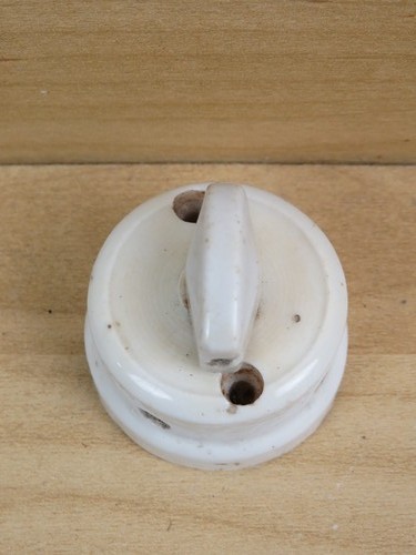 Vecchio interruttore elettrico - interruttore,
