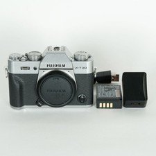 Fotocamera mirrorless argento