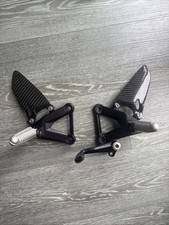 OEM DUCATI 848, 1098, 1198 Poggiapiedi, Set Posteriore, Pedane Ganci Picchetto, 82411461A
