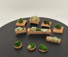 Vasi fioriere con alzatine per