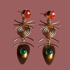 Incredibile orecchino a goccia