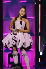 Ariana Grande sexy beautiful