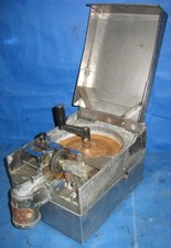 Vecchia macchina conta monete meccanica