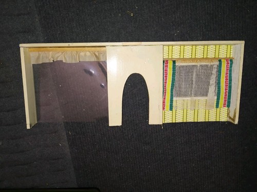 Vecchia parete con porta - , e