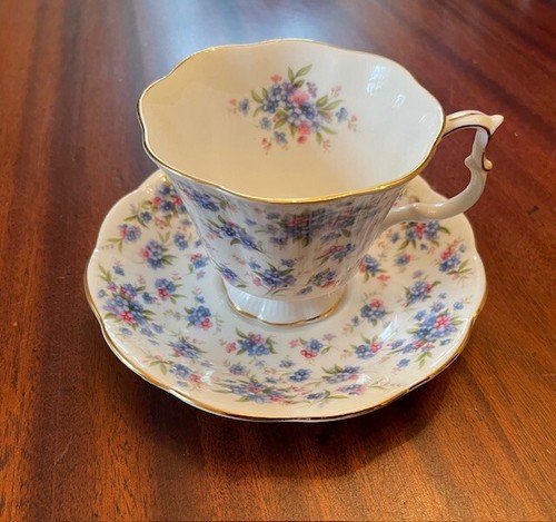 Royal albert bone - albert, cup