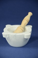 Mortaio in marmo bianco di