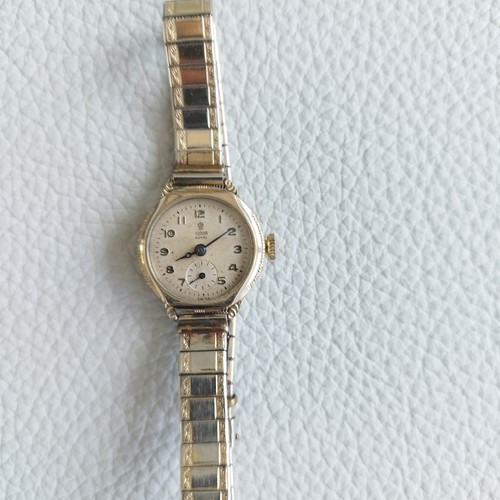 Bellissimo elegante orologio