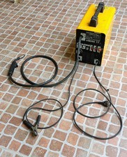 Saldatrice a filo continuo