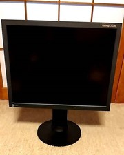 EIZO COLODGE CG210 MONITOR 21,3" viene fornito con un supporto da scrivania