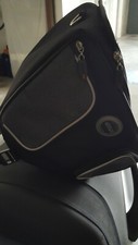 Borsa da Tunnel Givi EA105B per Scooter con tasche laterali e tracolla 15 litri