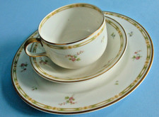 Piatto, tazza e piattino