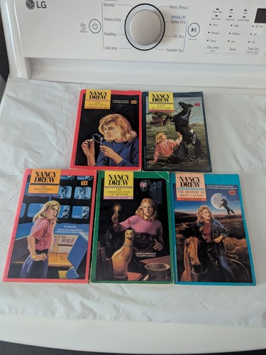Nancy drew vtg paperback books - vtg,