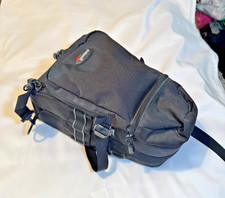 Custodia a tracolla Lowepro