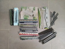 lotto materiale ferroviario H0 vagoni e altro