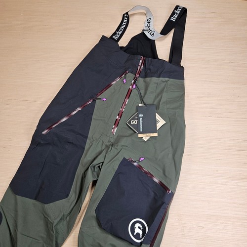 Pantaloni bavaglino