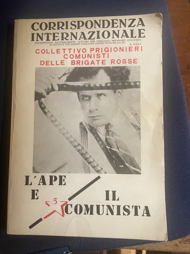 Ape comunista - e,