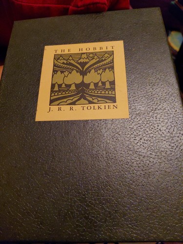 Hobbit r tolkien - hobbit, by