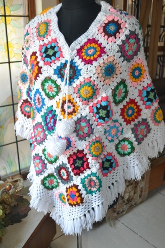 Poncho granny square - square, fatto