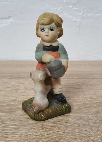 Statua vintage ragazza con