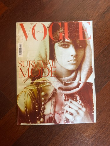 Vogue italia 704 aprile - 704,