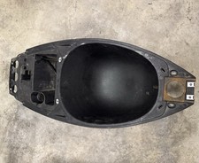 VANO PORTA CASCO SOTTO SELLA SCOOTER APRILIA AREA 51