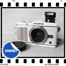 OLYMPUS PEN E-P3 - MIRRORLESS TOP DI GAMMA CON SOLO 6.316 SCATTI