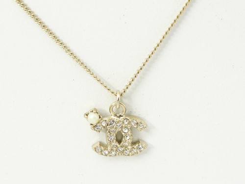 Collana con ciondolo chanel - con,