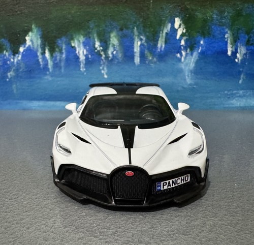 Bianco bugatti divo 6 - 1:3,