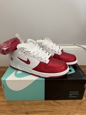 Nike SB Dunk Low Supreme Jewel