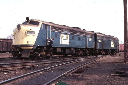 Penn central emd fl9s - penn,