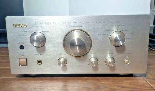 Amplificatore stereo integrato