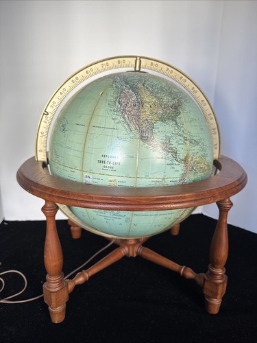 Mappamondo illuminato vintage