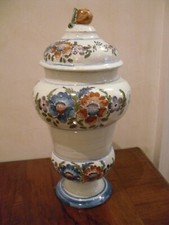 Vaso in ceramica sagomato con