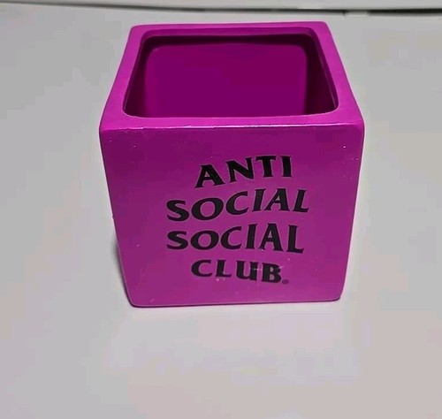 Cubo club sociale antisociale