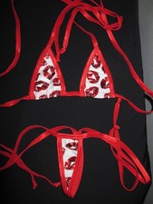 Set mini bikini rosso e bianco