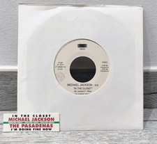 Michael jackson the closet - in,