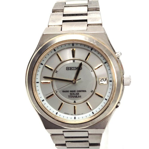 Orologio radiocomandato solare