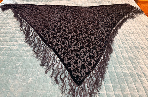 Elegante scialle triangolare