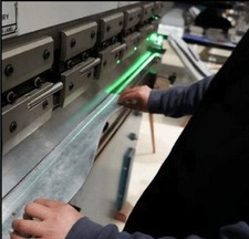 STRUMENTO ALLINEAMENTO PIEGATURA LASER PRESSA PIEGATRICE