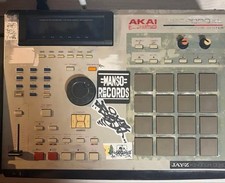 AKAI MPC2000XL Drum Machine
