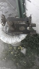 ANTICA MACCHINA PER CUCIRE