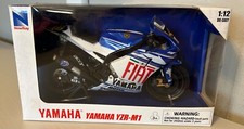 New Ray Yamaha YZR-M1 Valentino Rossi 43053 1:12 ottime condizioni con scatola