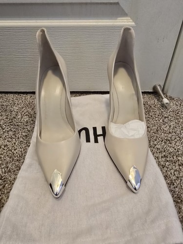 Sold out schutz - out, a
