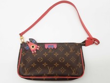 Louis Vuitton Pochette Totem