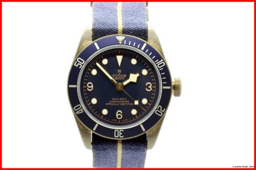 Tudor black bay 79250bb della - black,