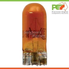 Wedge Globe 12V 5W Amber For